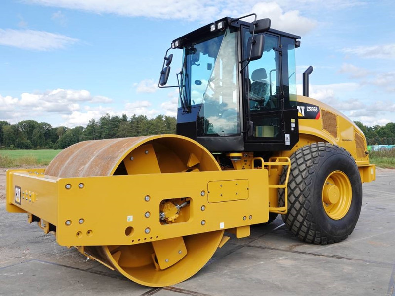 Cat CS66B - CE Certified / Low Hours - Roller: picture 2 Cat CS66B - CE Certified / Low Hours - Roller: picture 2