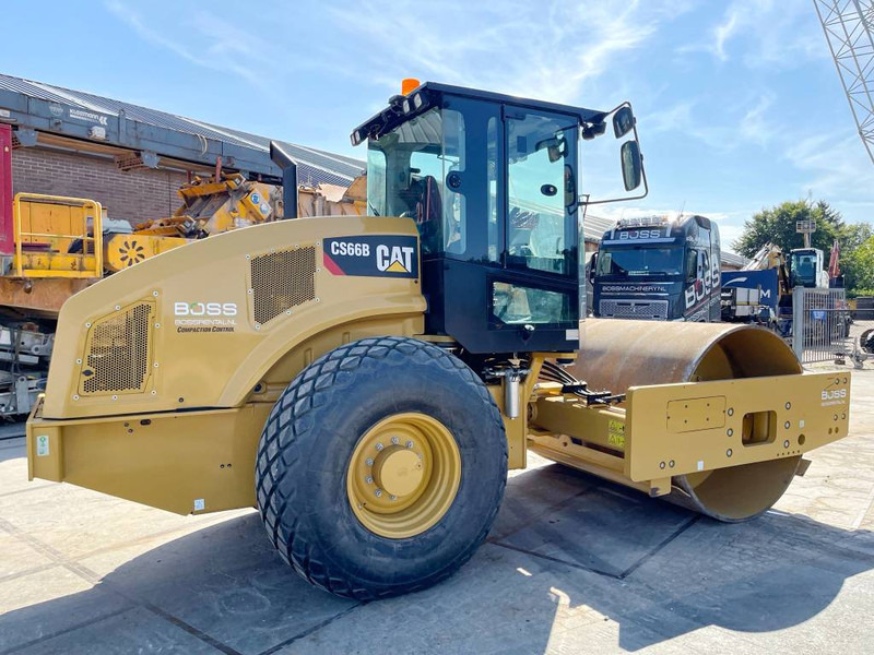 Cat CS66B - Low Hours / CE Certified / Airco - Roller: picture 5 Cat CS66B - Low Hours / CE Certified / Airco - Roller: picture 5