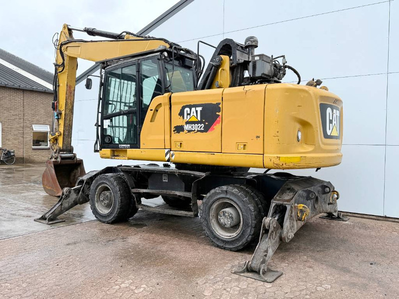 Cat MH3022 HCR - German Machine / Triple Boom - Waste/ Industry handler: picture 3 Cat MH3022 HCR - German Machine / Triple Boom - Waste/ Industry handler: picture 3