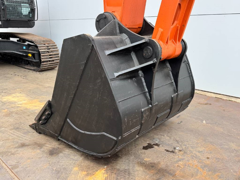 Crawler excavator Hitachi ZX370-LCH - Hammer Lines / Isuzu Engine: picture 17 Crawler excavator Hitachi ZX370-LCH - Hammer Lines / Isuzu Engine: picture 17