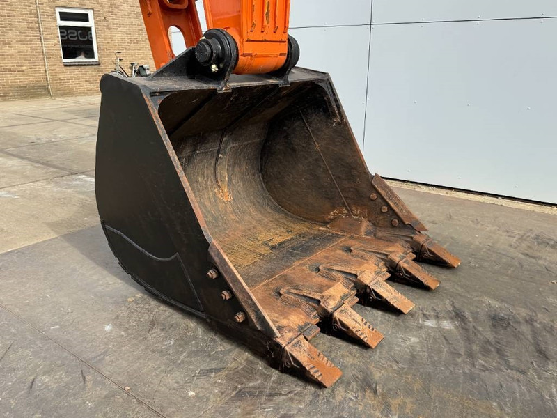 Crawler excavator Hitachi ZX370-LCH - Hammer Lines / Isuzu Engine: picture 19 Crawler excavator Hitachi ZX370-LCH - Hammer Lines / Isuzu Engine: picture 19