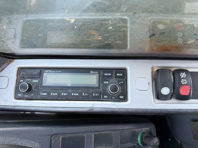 Excavator Hyundai HX300LR - 18m Long Reach / Auto Greasing: picture 9