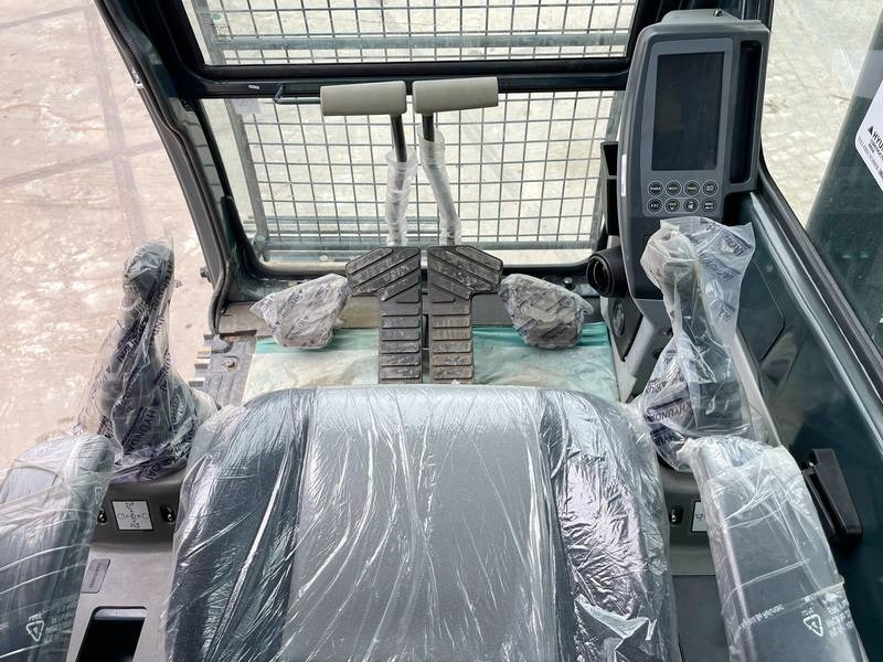 New Excavator Hyundai R245LR - 16 meter Long Reach / New / Unused: picture 7