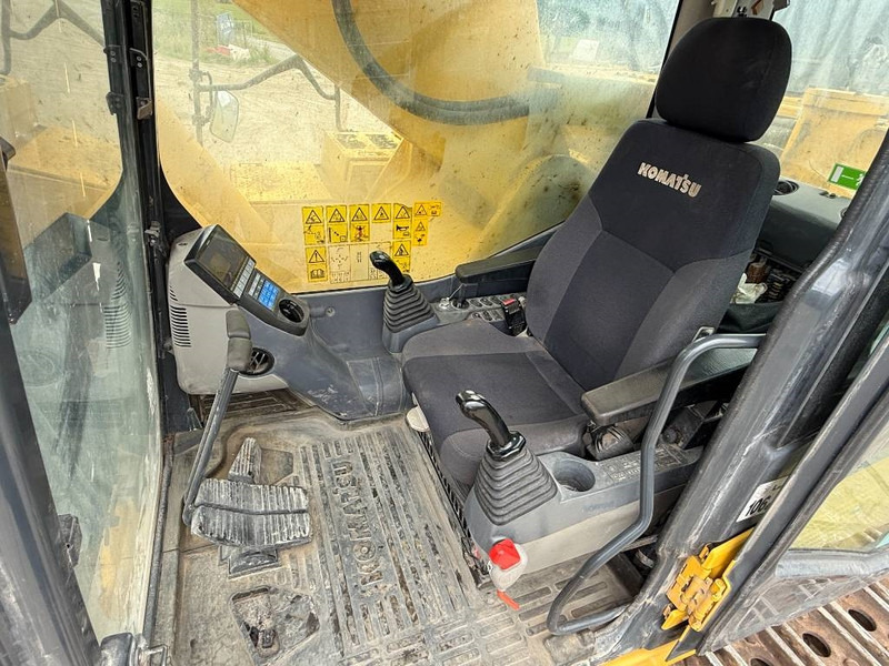 Crawler excavator Komatsu PC700LC-11 - Adjustable UC / Rear + Side Camera: picture 9