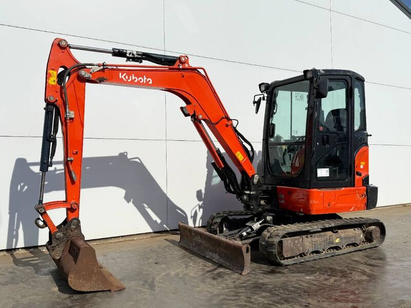 Kubota KX037-4 - Hammer Lines / Quick Coupler - Mini excavator: picture 2 Kubota KX037-4 - Hammer Lines / Quick Coupler - Mini excavator: picture 2