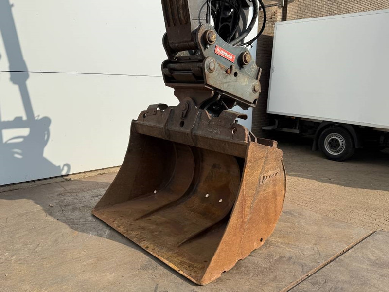 Crawler excavator Volvo EC300ENL - Oilquick / Triple Boom / Tilting Bucket: picture 14