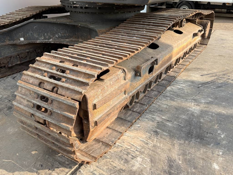 Crawler excavator Volvo EC300ENL - Oilquick / Triple Boom / Tilting Bucket: picture 17