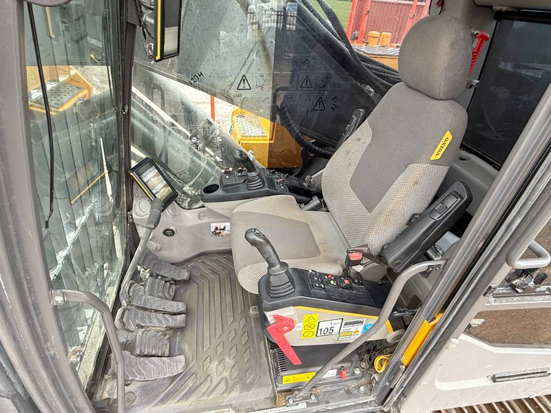 Crawler excavator Volvo EC380EHR UHD - 24m / Hydr Undercarriage / Oilquick: picture 6