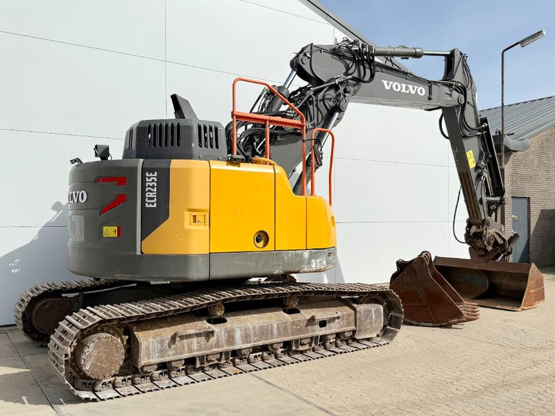 Volvo ECR235EL - Triple Boom / 2 Buckets Included - Crawler excavator: picture 5 Volvo ECR235EL - Triple Boom / 2 Buckets Included - Crawler excavator: picture 5