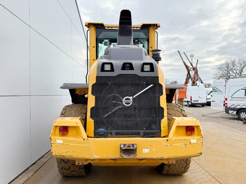 Volvo L60H - Backup Camera / Quick Coupler - Wheel loader: picture 4 Volvo L60H - Backup Camera / Quick Coupler - Wheel loader: picture 4