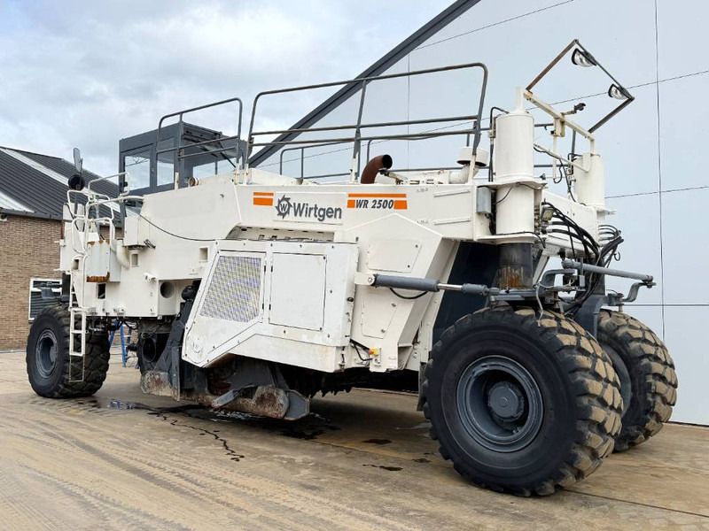 Wirtgen WR2500S - Airco / Backup Camera / US EPA - Soil stabilizer: picture 2 Wirtgen WR2500S - Airco / Backup Camera / US EPA - Soil stabilizer: picture 2