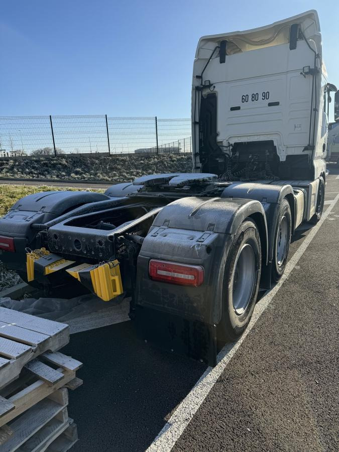 Tractor unit MAN TGX 33.640: picture 7