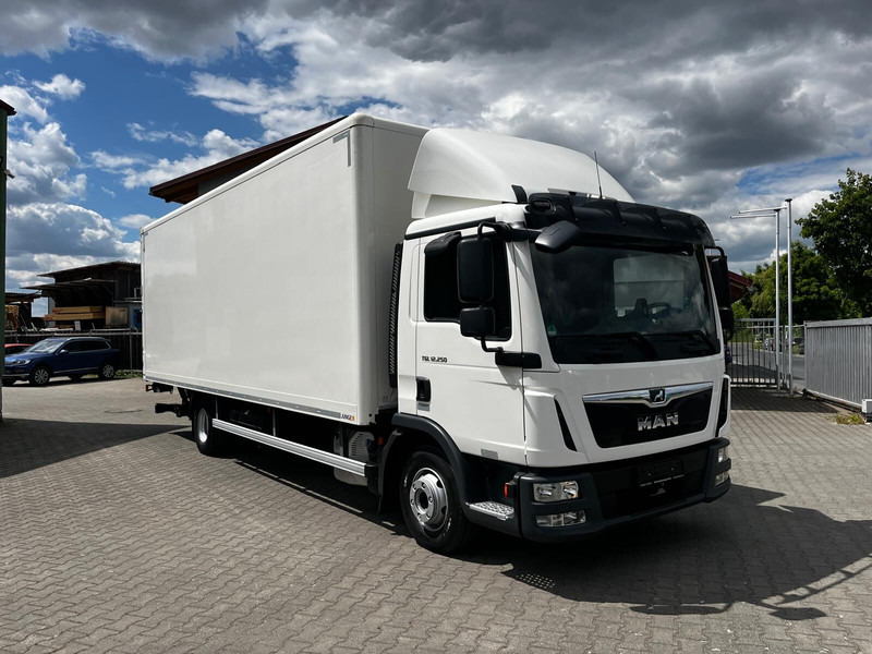 MAN TGL 12.250 Euro 6 4x2 - Box truck: picture 3 MAN TGL 12.250 Euro 6 4x2 - Box truck: picture 3