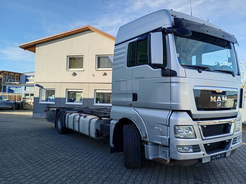 MAN TGX 18.440 - Cab chassis truck: picture 1 MAN TGX 18.440 - Cab chassis truck: picture 1