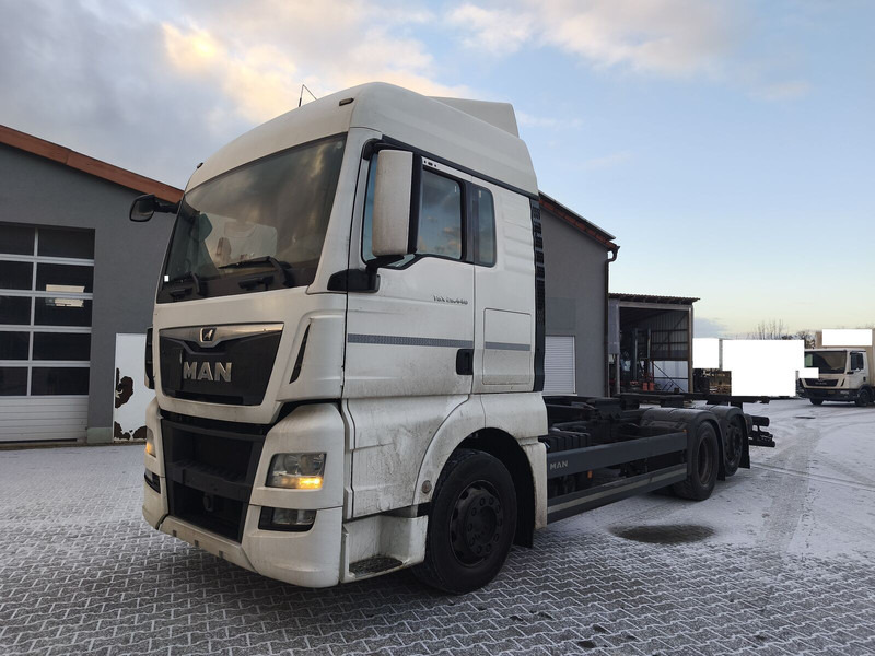 MAN TGX 26.440 - Cab chassis truck: picture 2 MAN TGX 26.440 - Cab chassis truck: picture 2