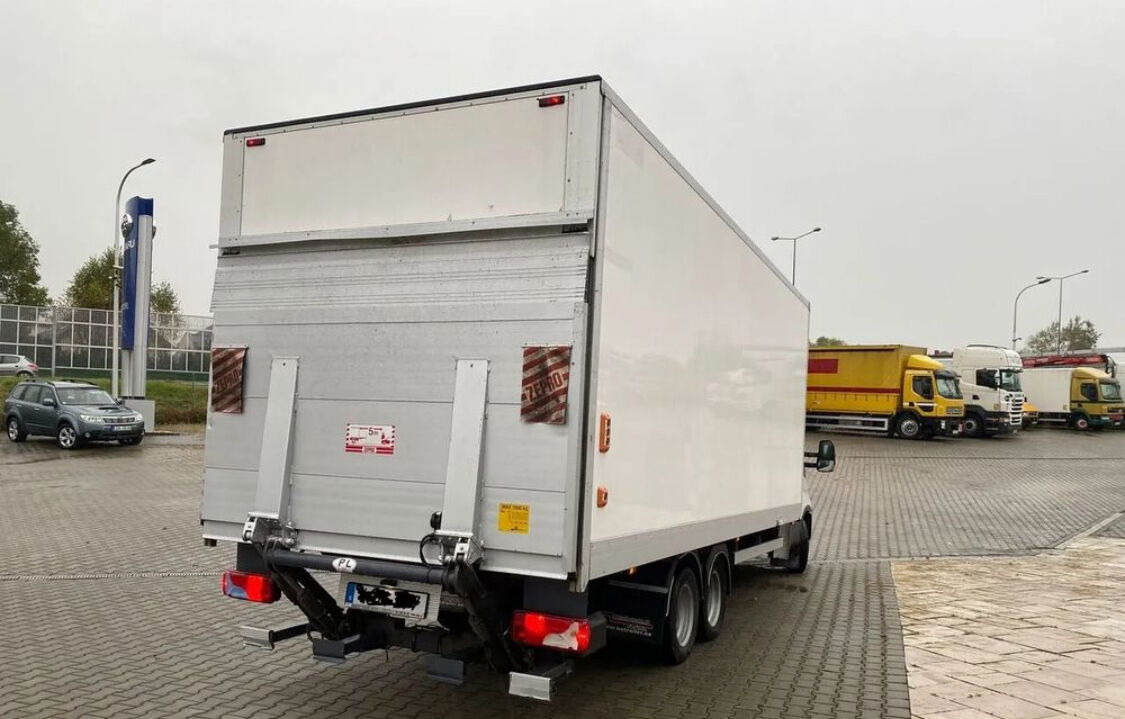 Iveco Daily 35C18 35C180 / Container / Veldhuizen Trailer / KAT. B+E - Box van: picture 5 Iveco Daily 35C18 35C180 / Container / Veldhuizen Trailer / KAT. B+E - Box van: picture 5