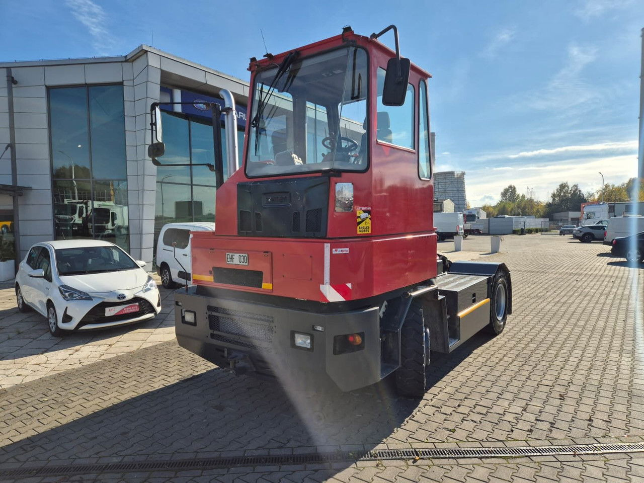Kalmar TR618i / 1 Owner / LOW KM / Works Great / NEW Tire S - Terminal tractor: picture 2 Kalmar TR618i / 1 Owner / LOW KM / Works Great / NEW Tire S - Terminal tractor: picture 2