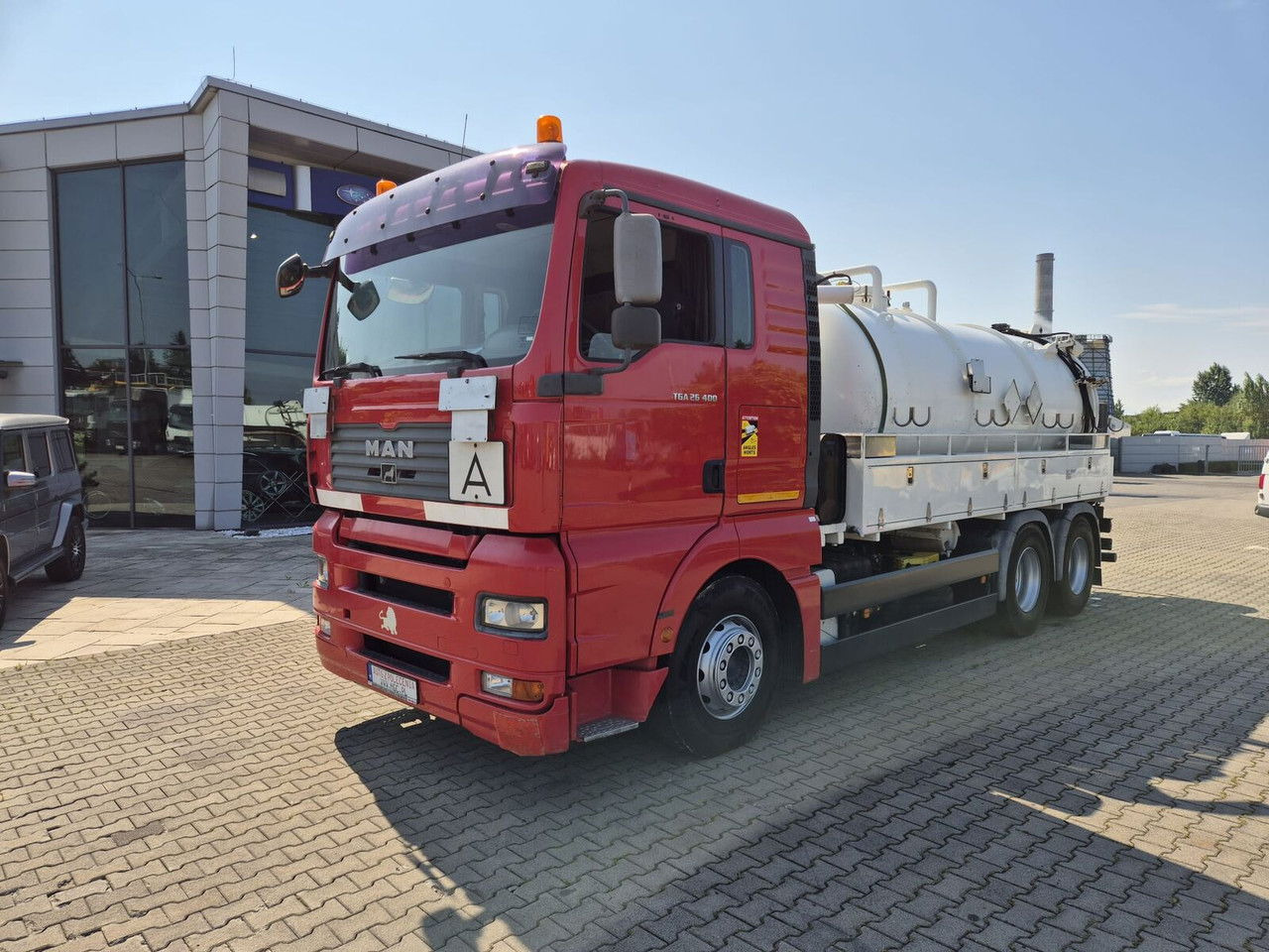 MAN TGA 26.400 ADR / Jurop / 6X4 / capt12m3+1m3 / Technical warra - Vacuum truck: picture 1 MAN TGA 26.400 ADR / Jurop / 6X4 / capt12m3+1m3 / Technical warra - Vacuum truck: picture 1