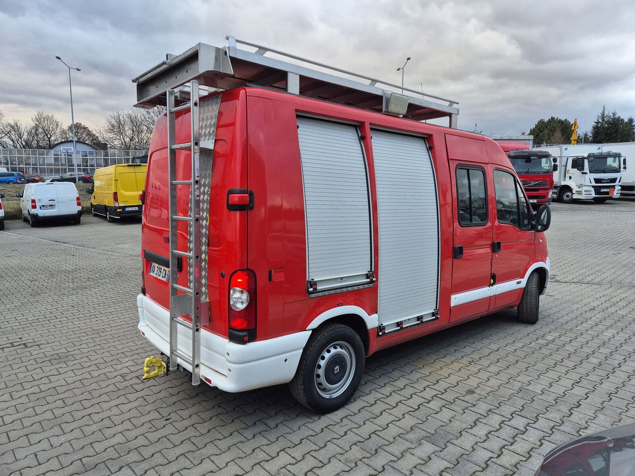 RENAULT Master 2.5 DCi / Like NEW LOW KM / 4 Seats - Fire truck: picture 5 RENAULT Master 2.5 DCi / Like NEW LOW KM / 4 Seats - Fire truck: picture 5