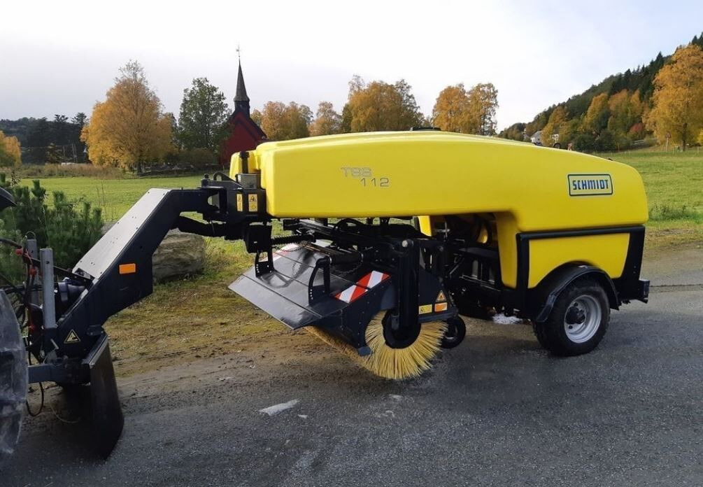 Schmidt TSS 122, Like NEW, Only 203 hours, up to 40KM/h - Transport all - Road sweeper: picture 2 Schmidt TSS 122, Like NEW, Only 203 hours, up to 40KM/h - Transport all - Road sweeper: picture 2