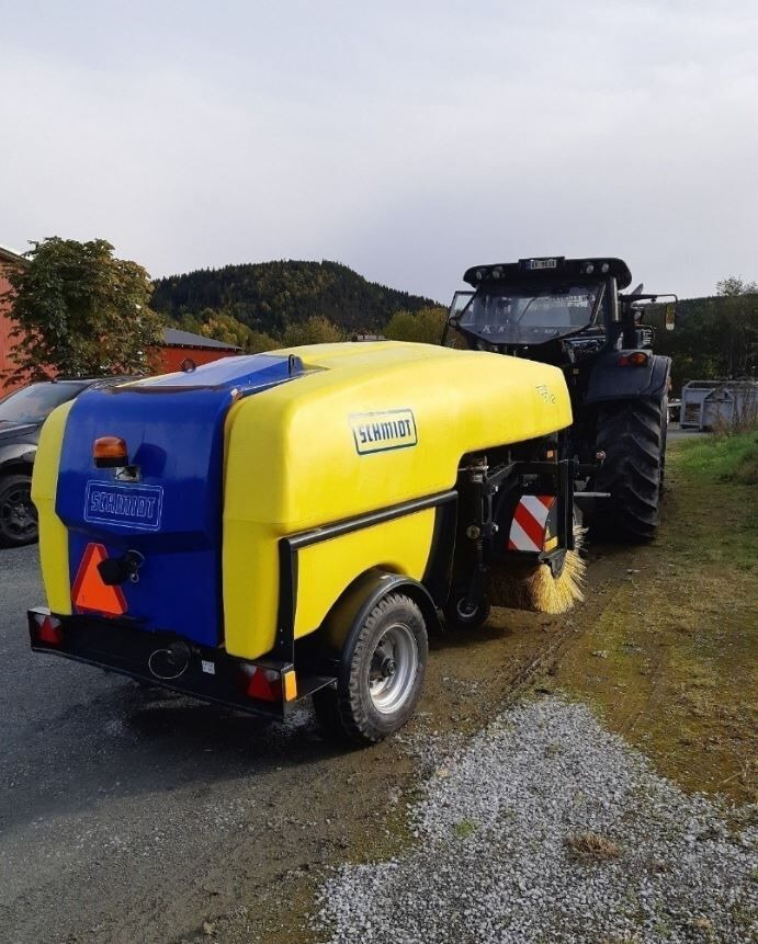 Schmidt TSS 122, Like NEW, Only 203 hours, up to 40KM/h - Transport all - Road sweeper: picture 4 Schmidt TSS 122, Like NEW, Only 203 hours, up to 40KM/h - Transport all - Road sweeper: picture 4