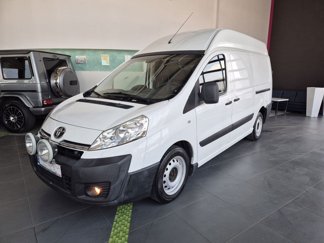 Toyota ProAce 2.0 D4-D / 1 Owner / LOW KM / Webasto / Service CAR - Small van: picture 1 Toyota ProAce 2.0 D4-D / 1 Owner / LOW KM / Webasto / Service CAR - Small van: picture 1