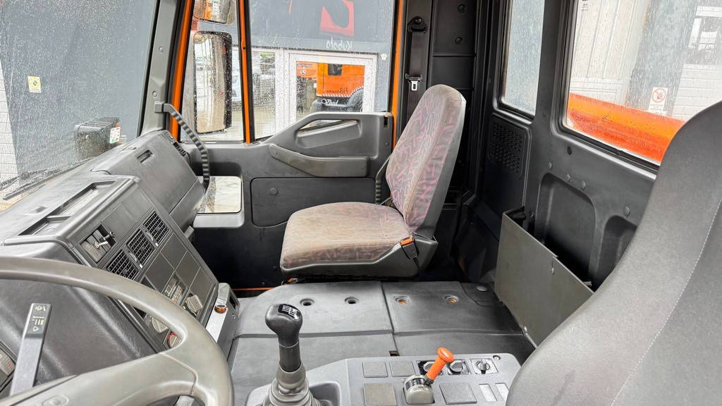 Leasing of Iveco Eurotrakker 180EH25 4x4 meiller tipper  Iveco Eurotrakker 180EH25 4x4 meiller tipper: picture 28
