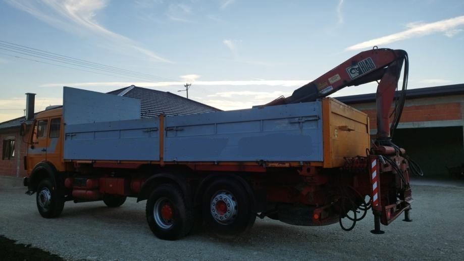 Mercedes-Benz 2228 6x2 stake body - crane - Curtainsider truck: picture 4 Mercedes-Benz 2228 6x2 stake body - crane - Curtainsider truck: picture 4