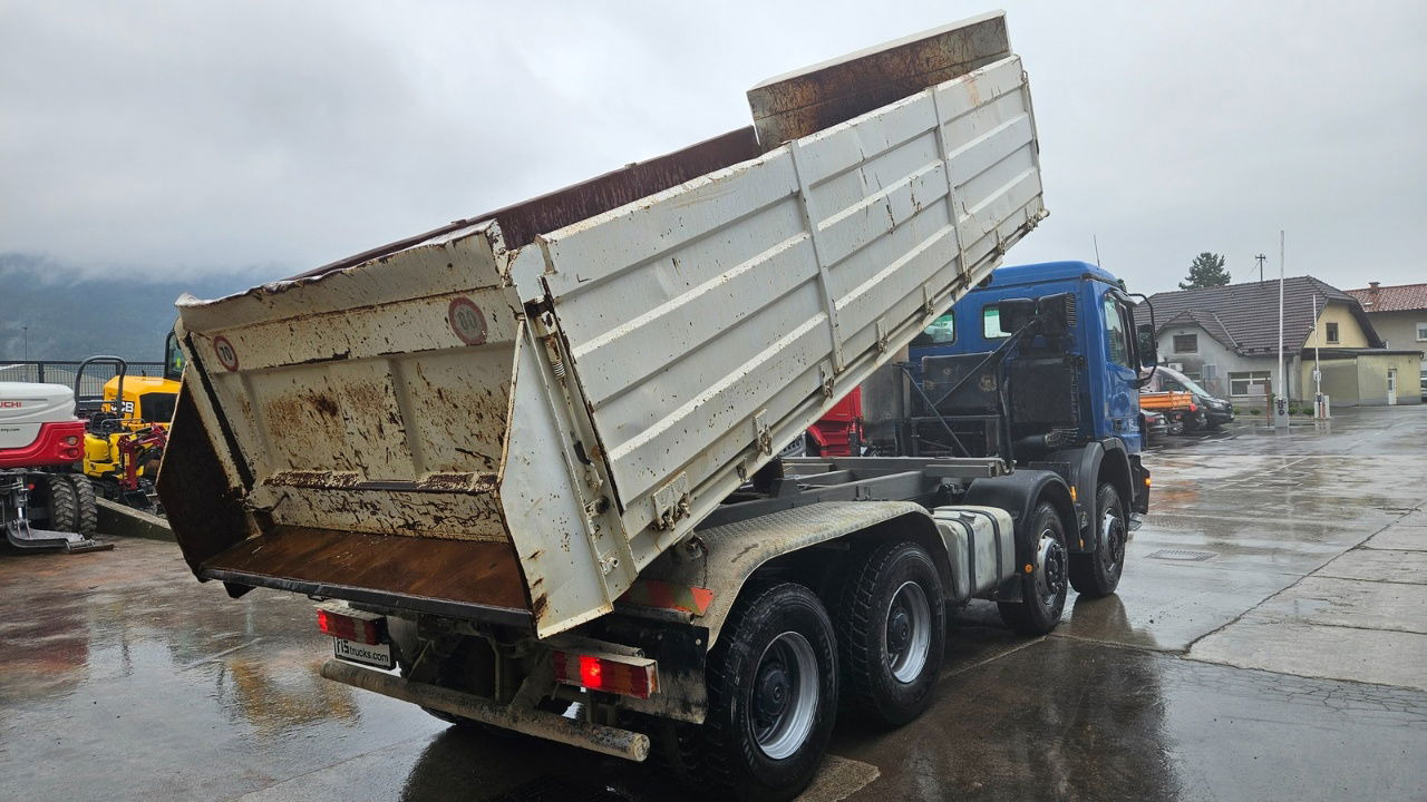 Tipper Mercedes-Benz Actros 3241 8x4 3 sided tipper - full spring: picture 8