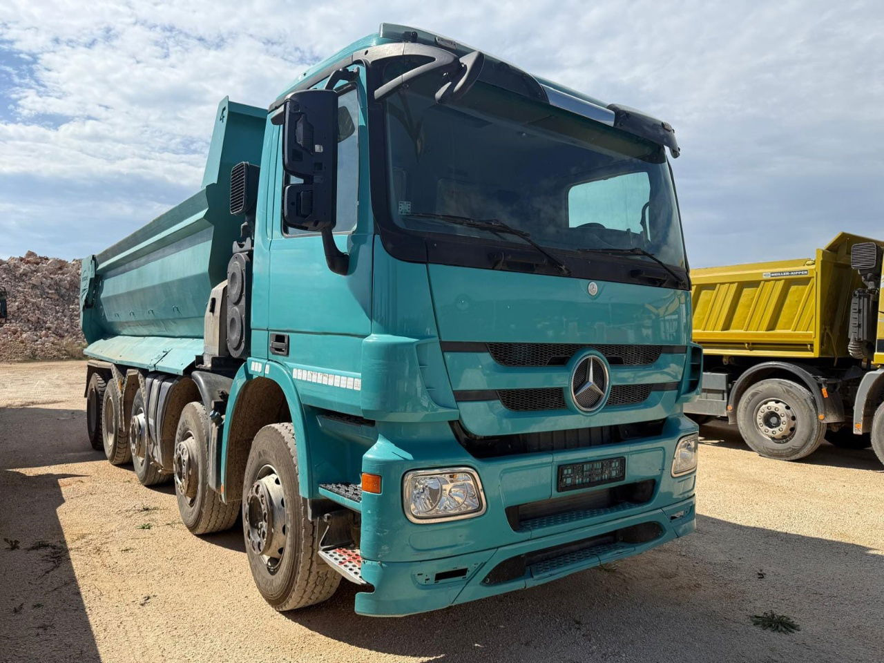 Mercedes-Benz Actros 4448 10x4 mulda tipper - euro 5 - lifting axle - Tipper: picture 1 Mercedes-Benz Actros 4448 10x4 mulda tipper - euro 5 - lifting axle - Tipper: picture 1