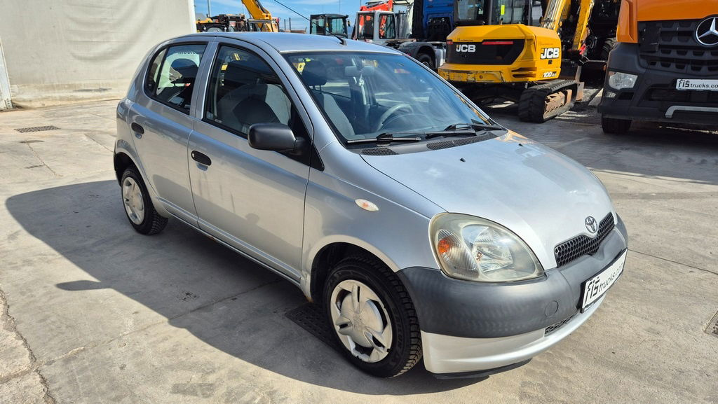 Toyota Yaris 1.0 - Petrol - 5 Doors - AC - Hatchback: picture 4 Toyota Yaris 1.0 - Petrol - 5 Doors - AC - Hatchback: picture 4