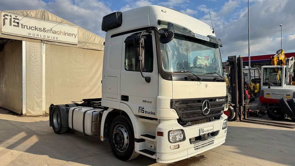 Mercedes-Benz Actros 1844 4x2 tractor unit - retarder - Tractor unit: picture 3 Mercedes-Benz Actros 1844 4x2 tractor unit - retarder - Tractor unit: picture 3