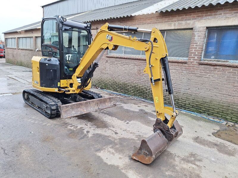 Caterpillar 302.7 - Mini excavator: picture 2 Caterpillar 302.7 - Mini excavator: picture 2