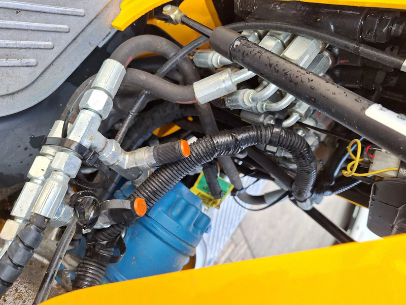 Mini excavator JCB 8008 CTS: picture 18