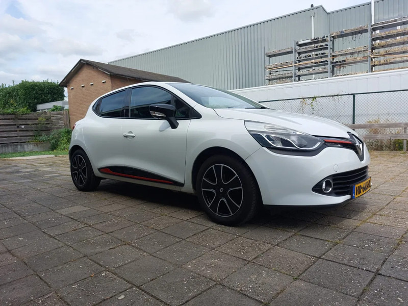 Renault Clio Clio 0.9 TCE - Hatchback: picture 2 Renault Clio Clio 0.9 TCE - Hatchback: picture 2