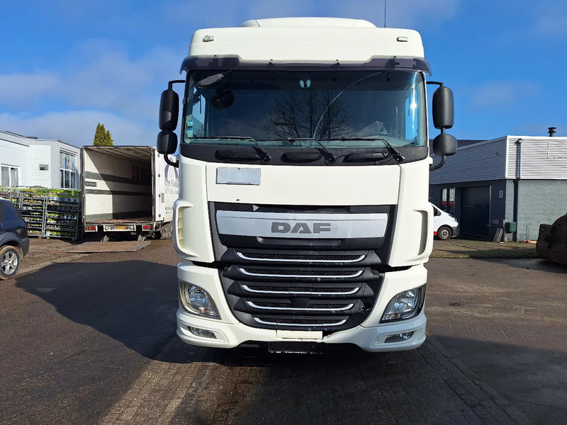 DAF XF 440 XF440 - Tractor unit: picture 2 DAF XF 440 XF440 - Tractor unit: picture 2
