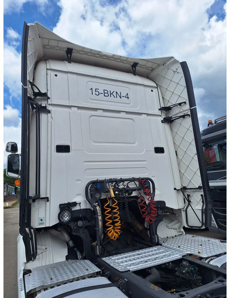 Tractor unit Scania R520 R520 V8: picture 7