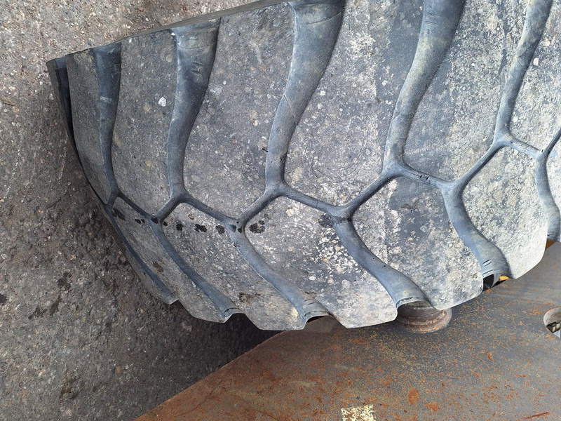 Wheel loader Volvo L220D: picture 17