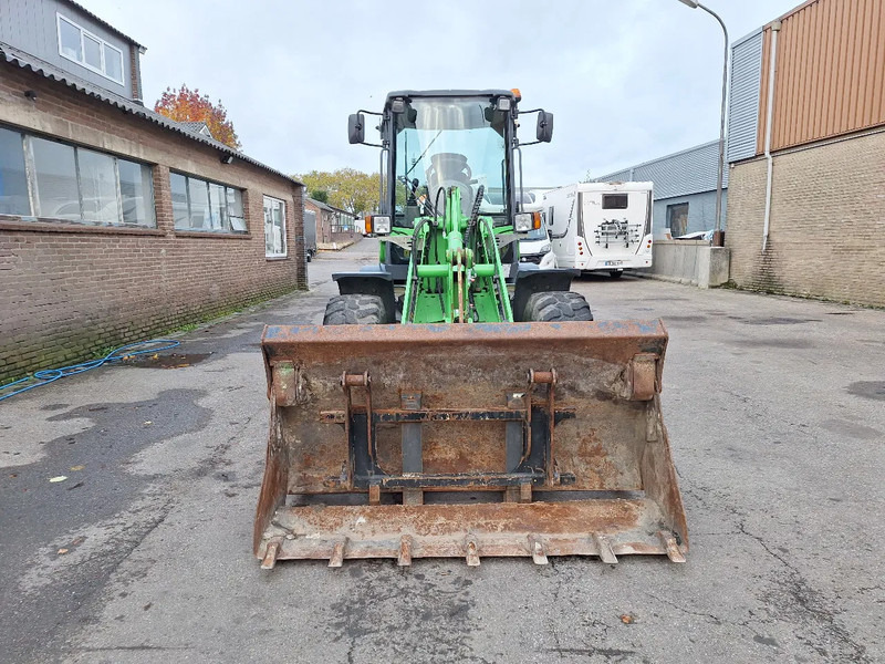 Yanmar V80 - Compact track loader: picture 2 Yanmar V80 - Compact track loader: picture 2