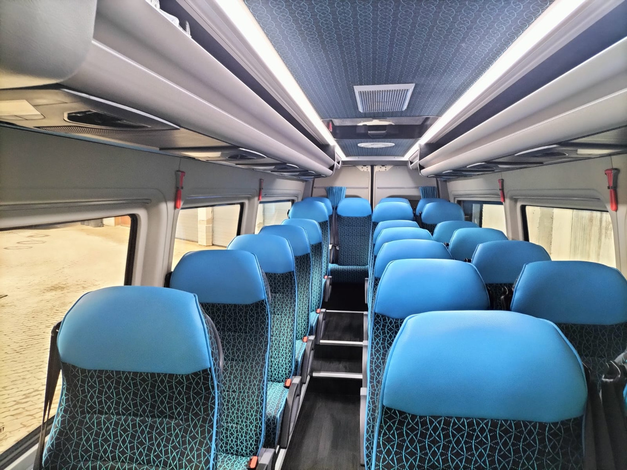 Mercedes Benz Sprinter 519cdi / Reisebus / ATOS 22+1+1 / Automatik / Telma / TV / Kühlschrank / USB - Minibus, Passenger van: picture 5 Mercedes Benz Sprinter 519cdi / Reisebus / ATOS 22+1+1 / Automatik / Telma / TV / Kühlschrank / USB - Minibus, Passenger van: picture 5