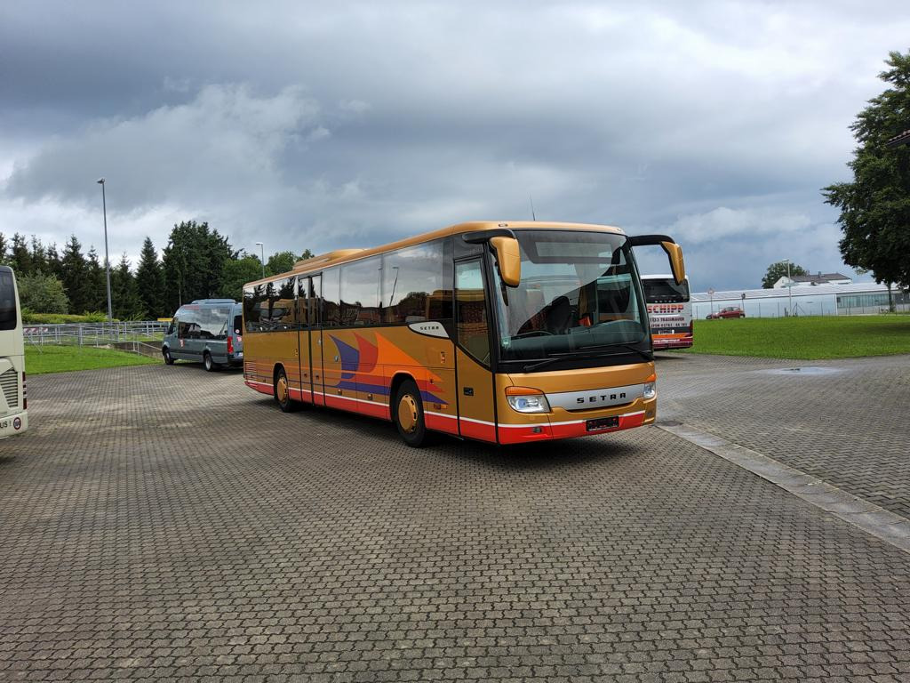 Setra S 415 UL/GT 53+2+1 / ZF / 354 PS - Suburban bus: picture 1 Setra S 415 UL/GT 53+2+1 / ZF / 354 PS - Suburban bus: picture 1