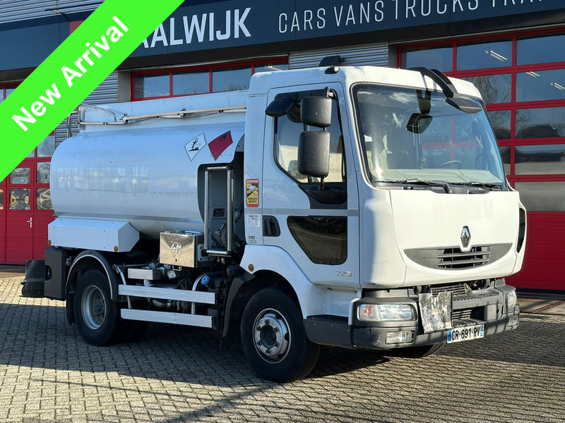 Renault Midlum 220.10 - Tank truck: picture 1 Renault Midlum 220.10 - Tank truck: picture 1