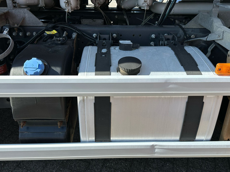 Leasing of Renault Premium 300.19 Renault Premium 300.19: picture 15