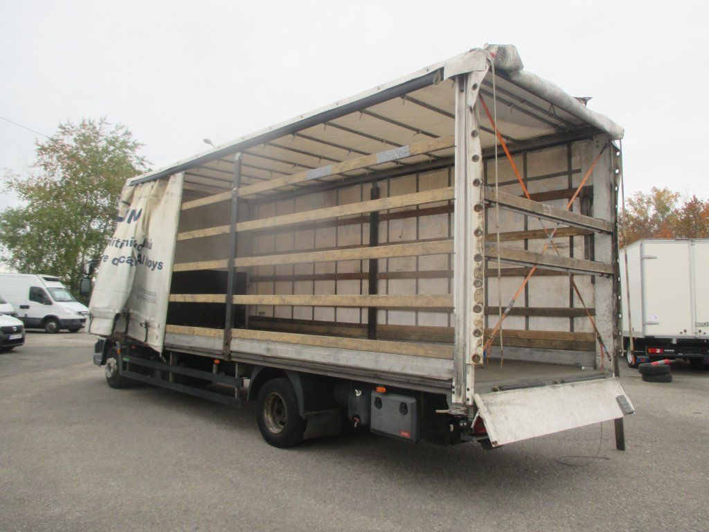 DAF LF 12.260 - Curtainsider truck: picture 4 DAF LF 12.260 - Curtainsider truck: picture 4
