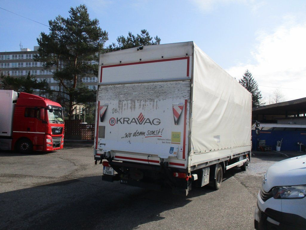 DAF LF 12.260 - Curtainsider truck: picture 2 DAF LF 12.260 - Curtainsider truck: picture 2