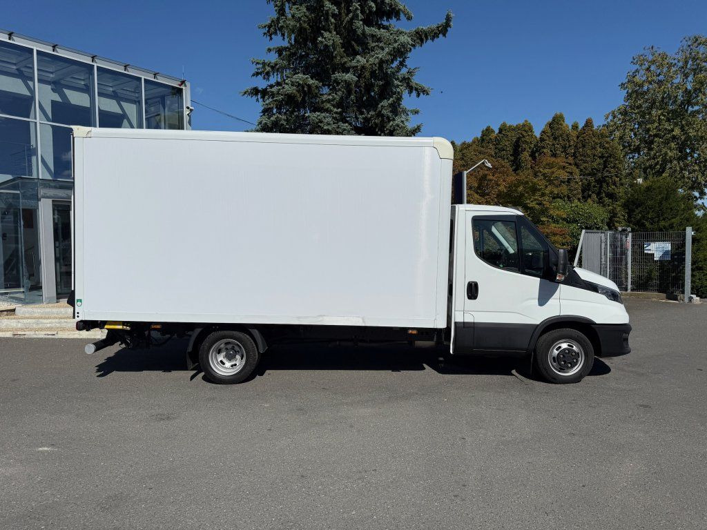 Iveco Daily 35C16 - Box van: picture 3 Iveco Daily 35C16 - Box van: picture 3