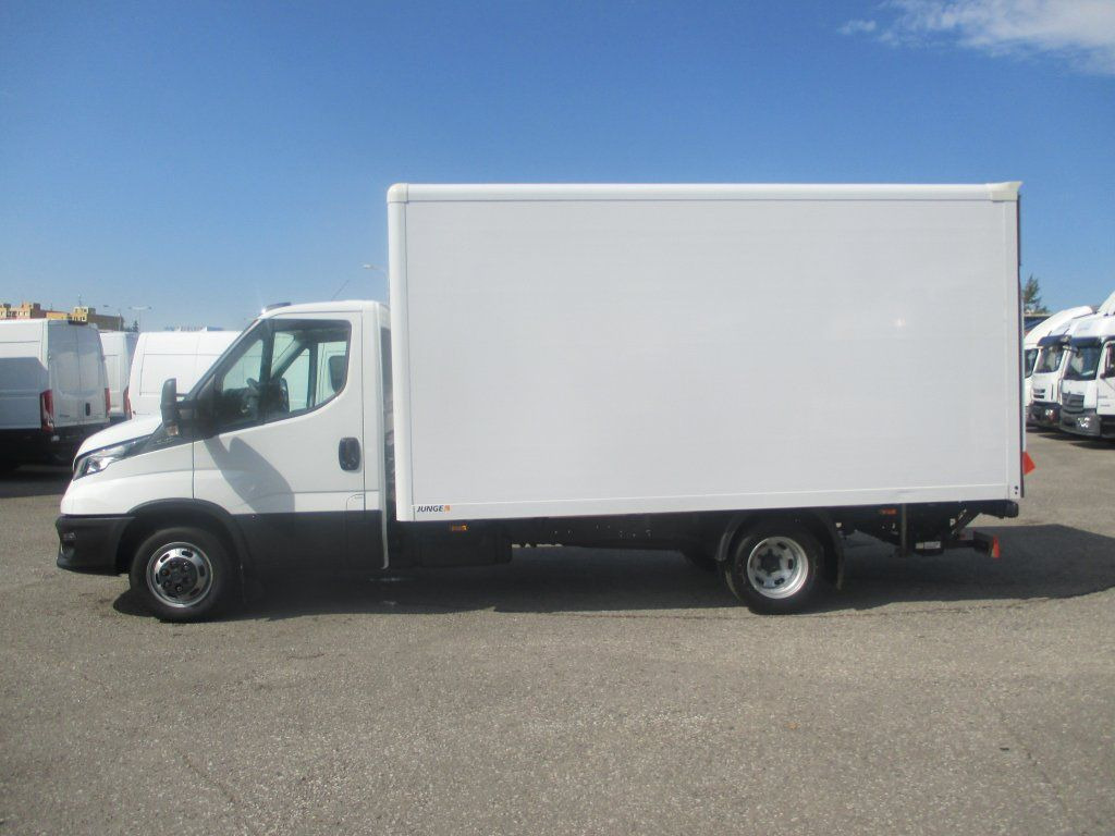 Iveco Daily 35C16 - Box van: picture 5 Iveco Daily 35C16 - Box van: picture 5