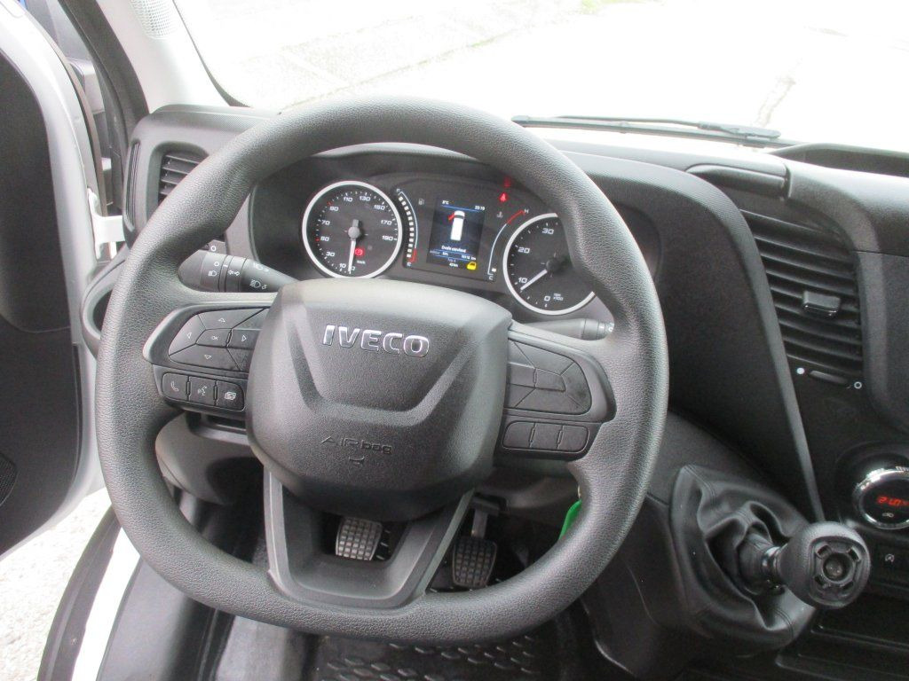 Panel van Iveco Daily 35S16: picture 12