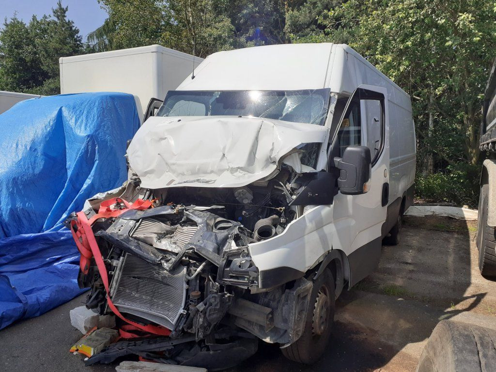 Iveco Daily 35S16 maxi Damaged - Panel van: picture 2 Iveco Daily 35S16 maxi Damaged - Panel van: picture 2