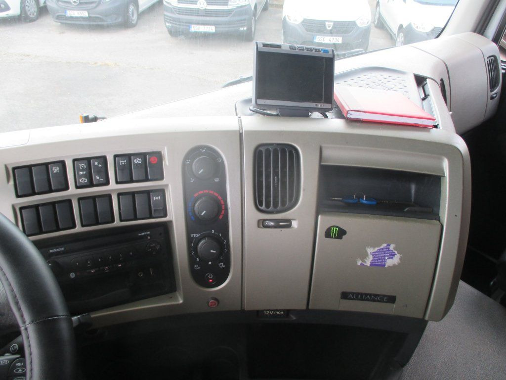 Box truck Renault Premium 380 Dxi: picture 13 Box truck Renault Premium 380 Dxi: picture 13